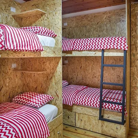 Buff Albergue Tirana