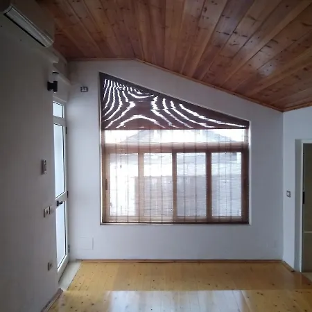 Buff بيت شباب تيرانا