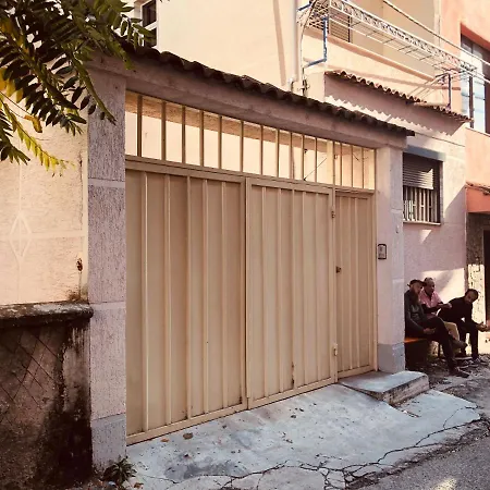 Buff Хостел Тирана